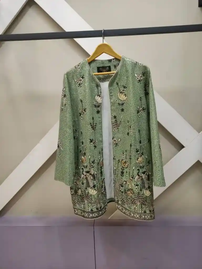 کت حریر هندی سوزن‌ دوزی شده سبز با طراحی طلایی