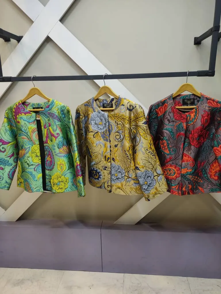 کراپ کت ژاکارد با بافت و دکمه برجسته