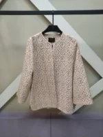 کت زنانه کرم صورتی با سوزن‌دوزی دایره‌ای