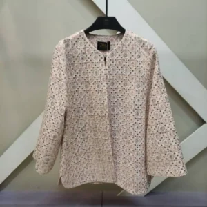 کت زنانه کرم صورتی با سوزن‌دوزی دایره‌ای