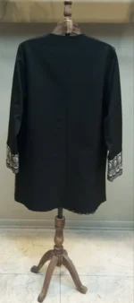 نمای پشت مانتو مجلسی سایز بزرگ مشکی کارشده