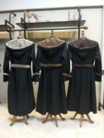 نمای پشت رنگبندی بارانی آستردار زنانه سانتانا کلاه دار و کمربند دار، قهوه ای تیره ، قهوه ای روشن، کرم