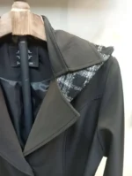 یقه انگلیسی بارانی آستردار زنانه با پارچه سانتانا