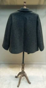 نمای پشت کت فوتر زنانه گرم و زمستانی