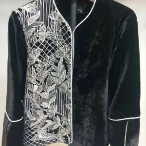 کت مخمل مشکی با سوزن دوزی طرح برگ و گل سفید