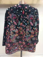 نمای پشت مدل تنخور کت مشکی سوزن دوزی سنتی