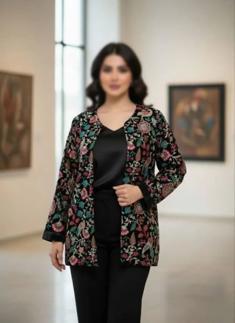 کت مخمل مشکی سوزن دوزی با طرح گل و پرنده