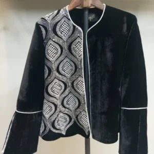 کت کراپ مخمل مشکی سوزن دوزی سفید طرح لوزی