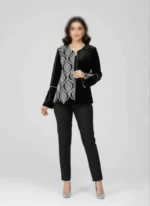 کت کراپ مخمل مشکی سوزن دوزی سفید طرح لوزی تنخور مدل