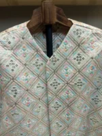 یقه مانتو کتی سوزن دوزی طرح لوزی رنگی