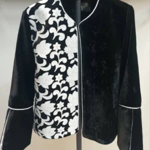 مدل کت مخمل مشکی با سوزن دوزی طرح گل سفید