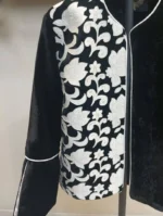 کت مخمل مشکی با سوزن دوزی طرح گل سفید جزئیات