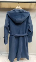 نمای پشت پالتو فوتر کج راه کمربند دار رنگ آبی