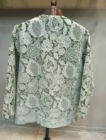 نمای پشت گرد کت سوزن دوزی سبز