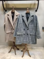 پالتو چهار خانه فوتر سایز بزرگ دارای دو رنگ طوسی و کرم