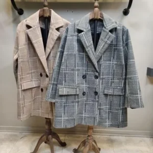 پالتو چهار خانه فوتر سایز بزرگ دارای دو رنگ طوسی و کرم