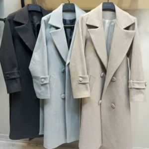 رنگبندی پالتو بلند یقه انگلیسی در سه رنگ کرم آبی مشکی