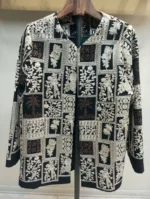 نمای جلو مانتو کتی قلاب دوزی طرح موتیف مشکی