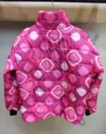 نمای پشت مدل کاپشن صورتی دخترانه پشم شیشه دار