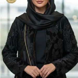 ست کت مشکی مخمل‌دوزی با کیف ست - نمای کامل و ایستاده