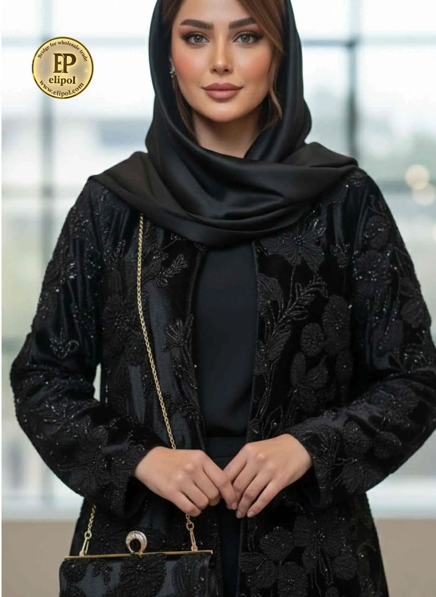 black-embellished-velvet-coat-set-style ست کت مشکی مخملدوزی با کیف ست - نمای کامل و ایستاده
