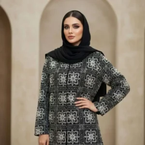 استایل شب با کت مشکی و جواهردوزی سفید براق
