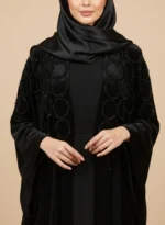 استایل پانچ مخمل مجلسی روی مانتو و شلوار رسمی