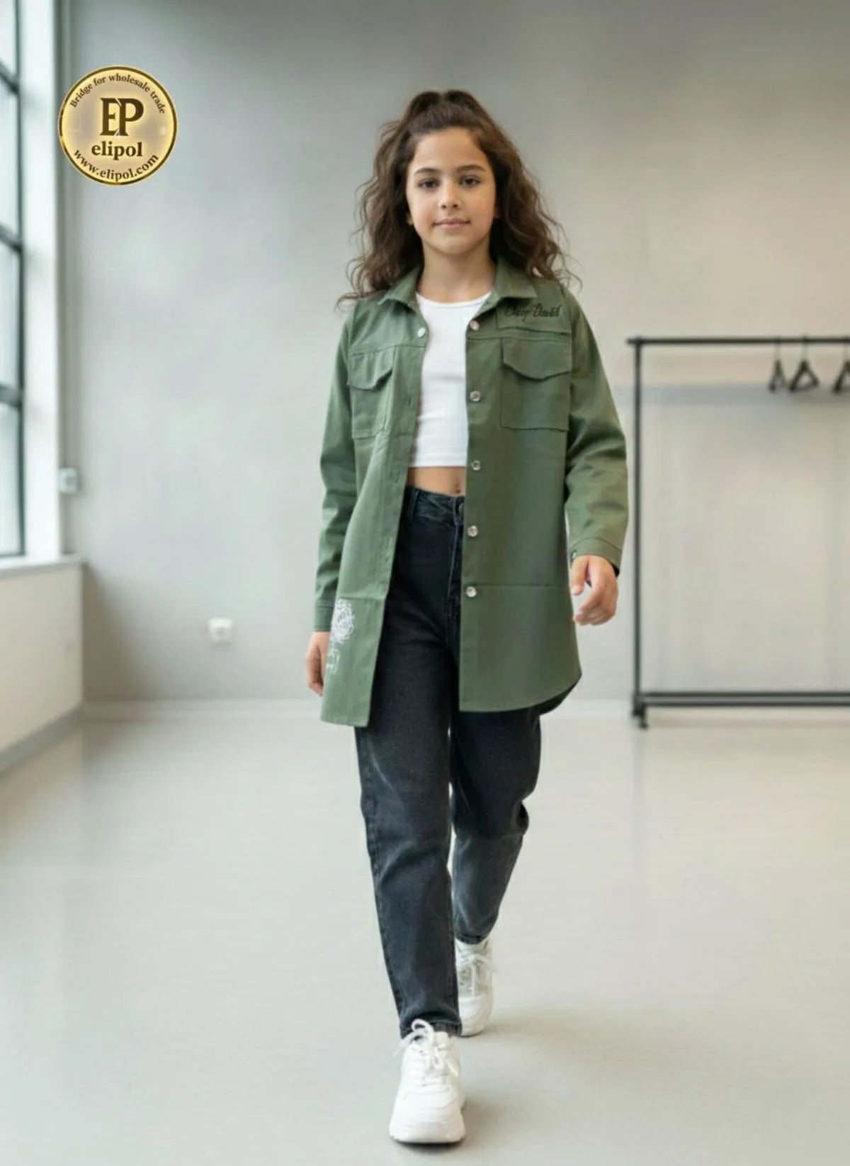 شومیز دخترانه سبز از جنس کتان با طرح دخترانه در جلو و پشت مانتو