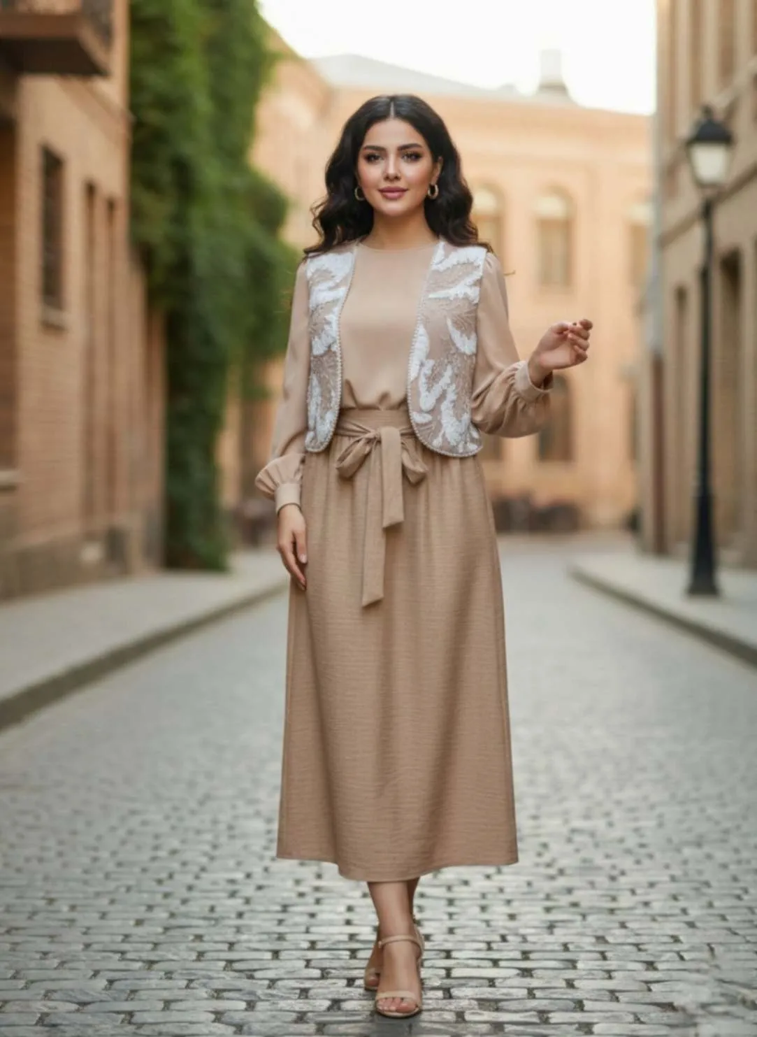 ست وست و دامن مجلسی پارچه صوفیا با دانتل و گیپور