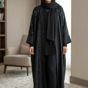 پانچ و عبا جلوباز زنانه با پارچه کسمه و پولک‌دوزی، مناسب استایل مجلسی.